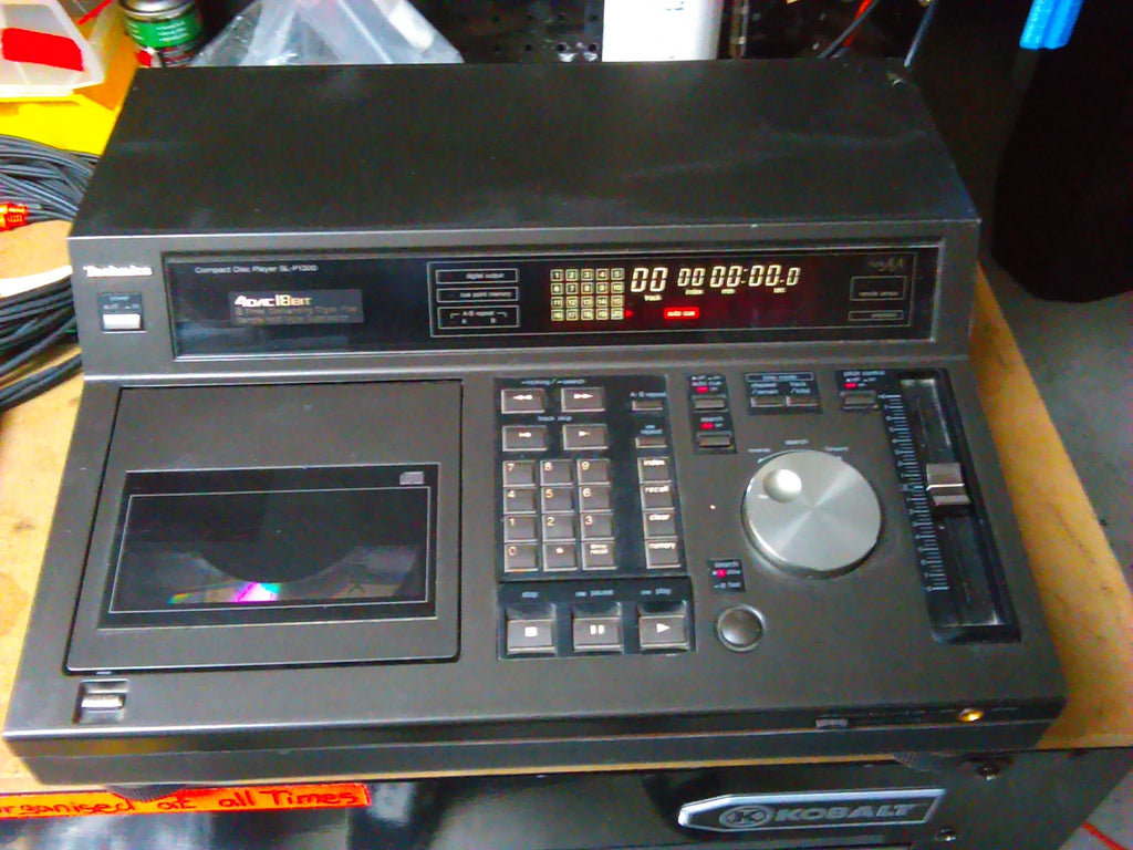 Technics SL-P1300 CD Player